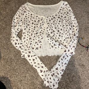 Aeropostale Floral Cropped Long Sleeve
